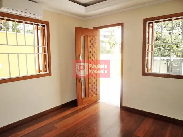 Casa com 230m² 3 quartos e 5 banheiros, à venda ou para alugar, no bairro Campo Belo em São Paulo
