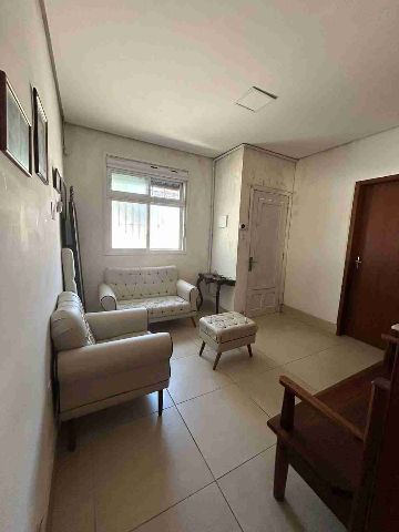 Casa com 200m² 4 quartos e 2 banheiros, à venda, no bairro Centro em Pelotas