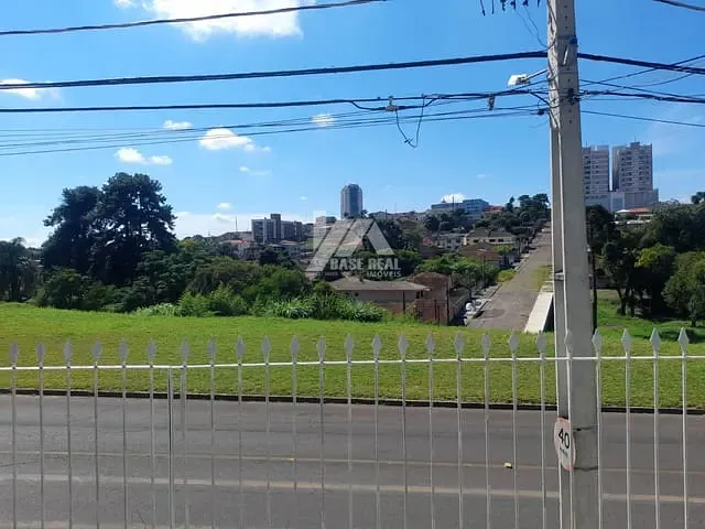 Casa 3 quartos e 2 banheiros, à venda, no bairro Jardim Carvalho em Ponta Grossa