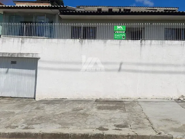 Casa 3 quartos e 2 banheiros, à venda, no bairro Jardim Carvalho em Ponta Grossa