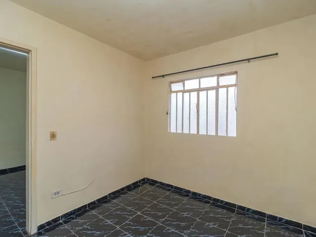 Casa 1 quarto e 1 banheiro, para alugar, no bairro São Braz em Curitiba