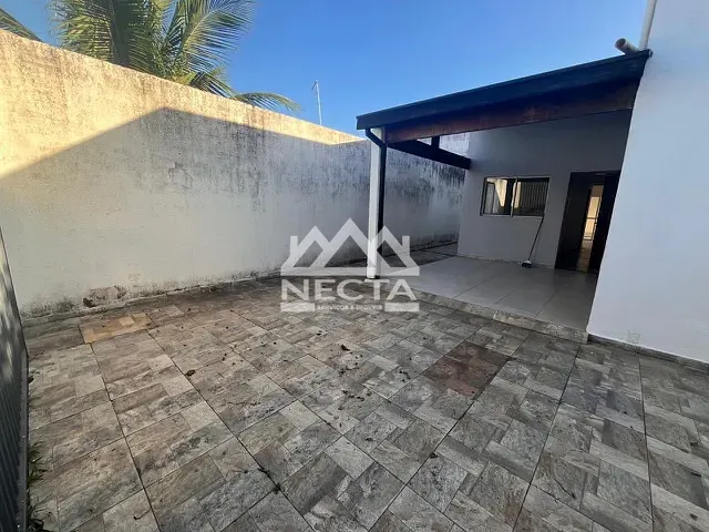 Casa com 250m² 4 quartos e 2 banheiros, à venda, no bairro Massaguaçu em Caraguatatuba