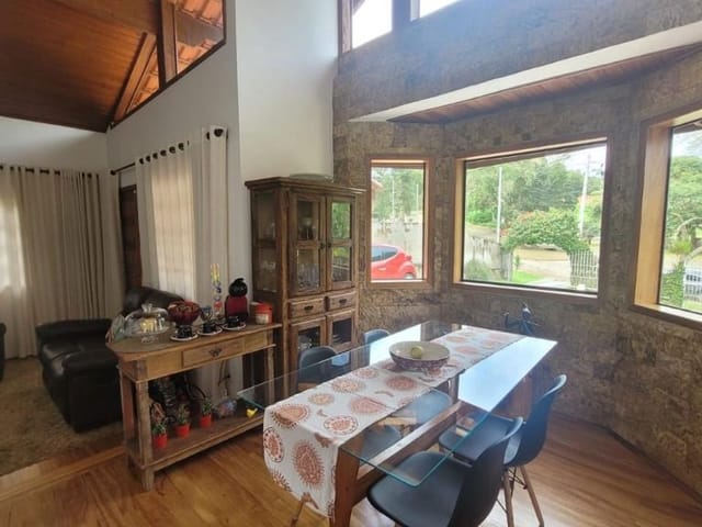 Casa com 1298m² 3 quartos e 4 banheiros, à venda, no bairro Los Álamos em Vargem Grande Paulista