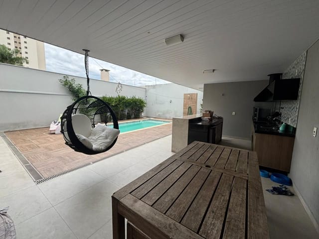 Casa com 295m² 4 quartos e 5 banheiros, à venda, no bairro Urbanova em São José dos Campos