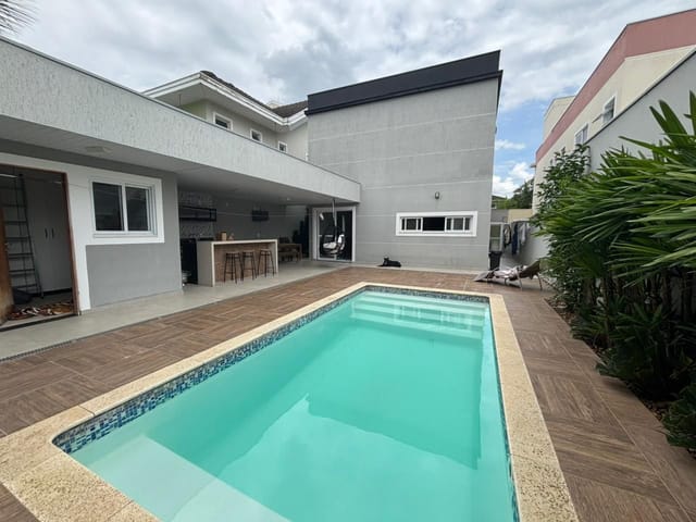 Casa com 295m² 4 quartos e 5 banheiros, à venda, no bairro Urbanova em São José dos Campos