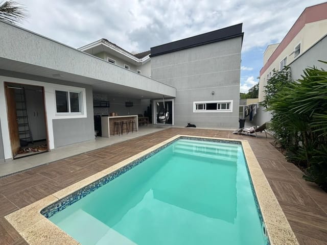 Casa com 295m² 4 quartos e 5 banheiros, à venda, no bairro Urbanova em São José dos Campos