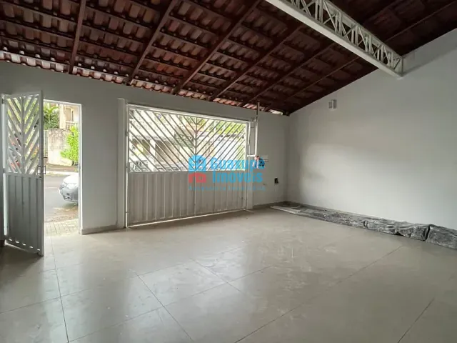 Casa com 195m² 3 quartos e 2 banheiros, à venda, no bairro Residencial Colina em Guaxupé