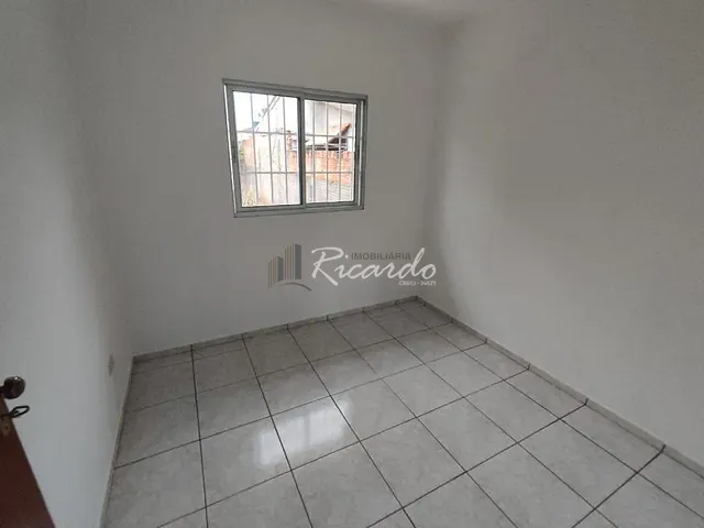 Casa 3 quartos e 1 banheiro, para alugar, no bairro Vila Sampaio em Arapongas