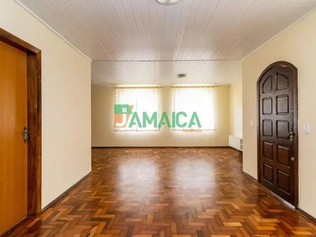 Casa 3 quartos e 3 banheiros, para alugar, no bairro Uberaba em Curitiba