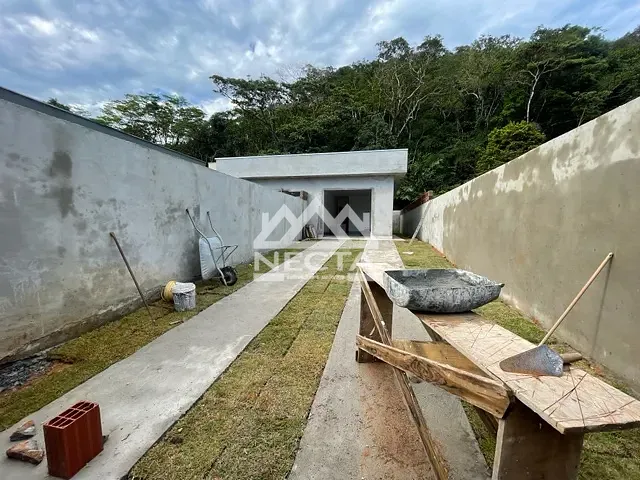 Casa com 140m² 1 quarto e 1 banheiro, à venda, no bairro Massaguaçu em Caraguatatuba