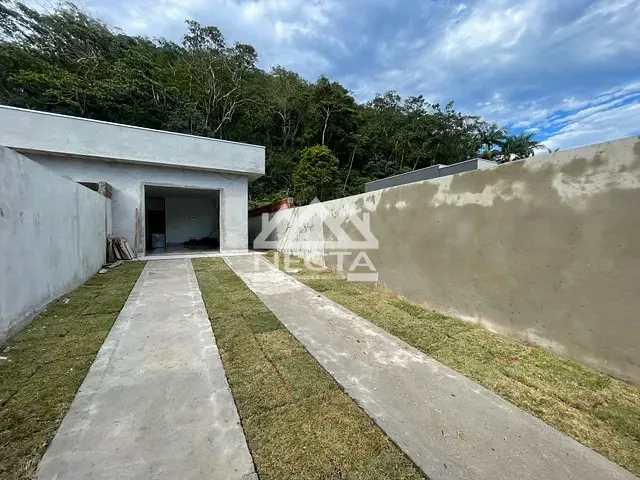 Casa com 140m² 1 quarto e 1 banheiro, à venda, no bairro Massaguaçu em Caraguatatuba