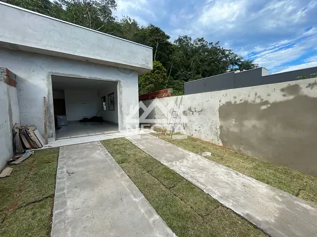 Casa com 140m² 1 quarto e 1 banheiro, à venda, no bairro Massaguaçu em Caraguatatuba