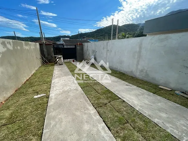 Casa com 140m² 1 quarto e 1 banheiro, à venda, no bairro Massaguaçu em Caraguatatuba