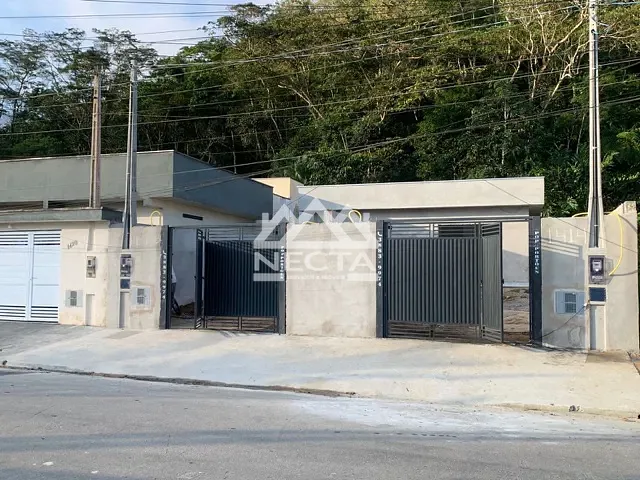 Casa com 140m² 1 quarto e 1 banheiro, à venda, no bairro Massaguaçu em Caraguatatuba