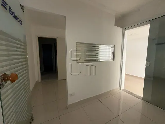 Casa com 275m², à venda, no bairro Cláudia em Londrina