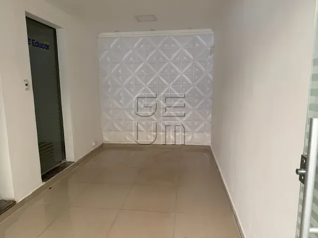 Casa com 275m², à venda, no bairro Cláudia em Londrina