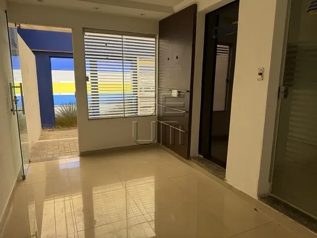 Casa com 275m², à venda, no bairro Cláudia em Londrina