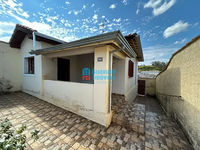 Casa com 240m² 2 quartos e 1 banheiro, à venda, no bairro Vila Rica em Guaxupé