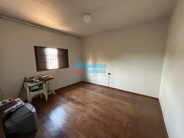 Casa com 240m² 2 quartos e 1 banheiro, à venda, no bairro Vila Rica em Guaxupé