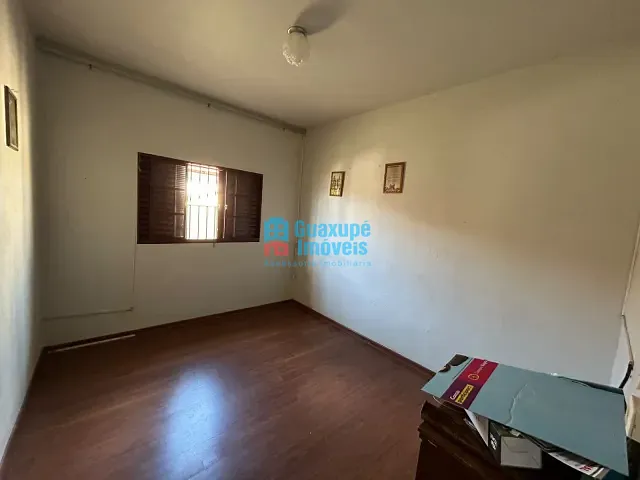 Casa com 240m² 2 quartos e 1 banheiro, à venda, no bairro Vila Rica em Guaxupé