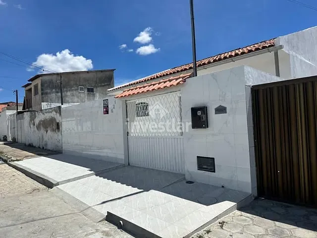 Casa 2 quartos e 2 banheiros, à venda, no bairro Três Irmãs em Campina Grande
