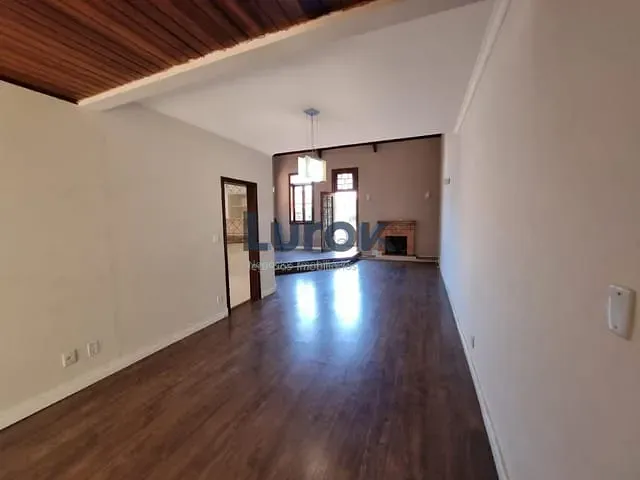 Casa com 214m² 4 quartos e 3 banheiros, à venda, no bairro Condomínio Residencial Mirante do Lenheiro em Valinhos