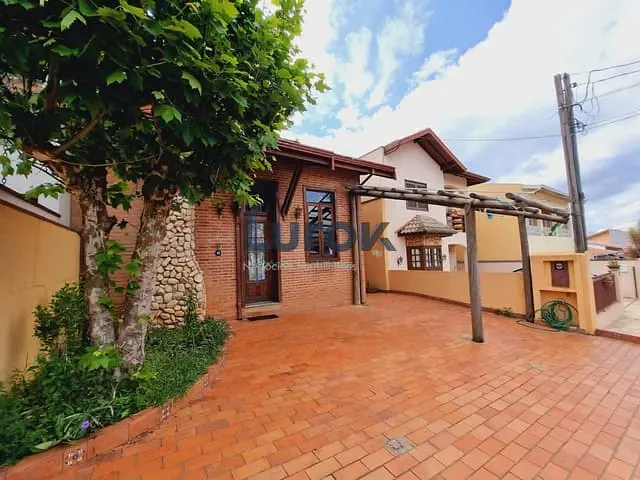 Casa com 214m² 4 quartos e 3 banheiros, à venda, no bairro Condomínio Residencial Mirante do Lenheiro em Valinhos