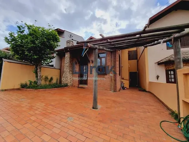 Casa com 214m² 4 quartos e 3 banheiros, à venda, no bairro Condomínio Residencial Mirante do Lenheiro em Valinhos
