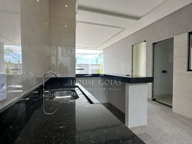 Casa com 210m² 3 quartos e 2 banheiros, à venda, no bairro Jardim Buriti Sereno em Aparecida de Goiânia