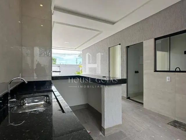 Casa com 210m² 3 quartos e 2 banheiros, à venda, no bairro Jardim Buriti Sereno em Aparecida de Goiânia