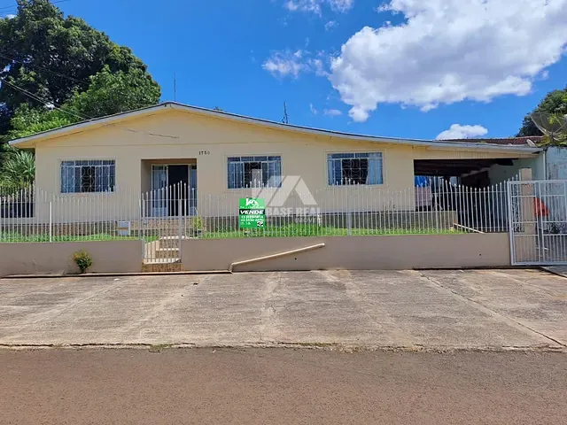 Casa 4 quartos e 1 banheiro, à venda, no bairro Centro em Laranjeiras do Sul