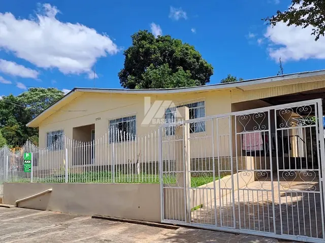 Casa 4 quartos e 1 banheiro, à venda, no bairro Centro em Laranjeiras do Sul
