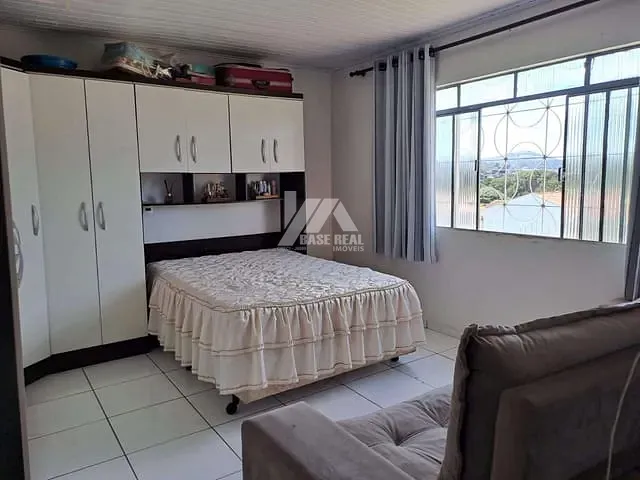 Casa 4 quartos e 1 banheiro, à venda, no bairro Centro em Laranjeiras do Sul