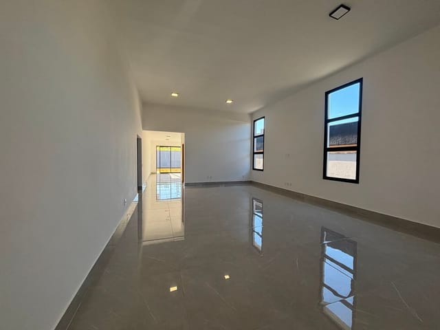 Casa com 535m² 3 quartos e 5 banheiros, à venda, no bairro San Diego em Vargem Grande Paulista