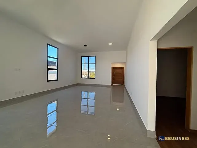 Casa com 535m² 3 quartos e 5 banheiros, à venda, no bairro San Diego em Vargem Grande Paulista