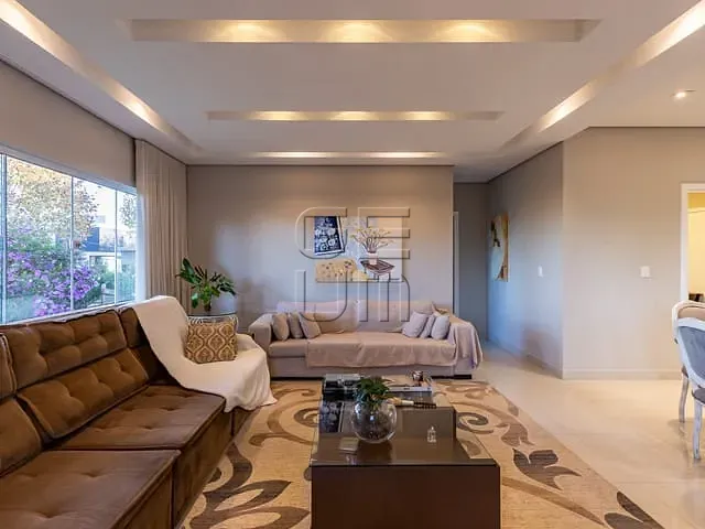 Casa 4 quartos e 5 banheiros, à venda, no bairro Esperança em Londrina