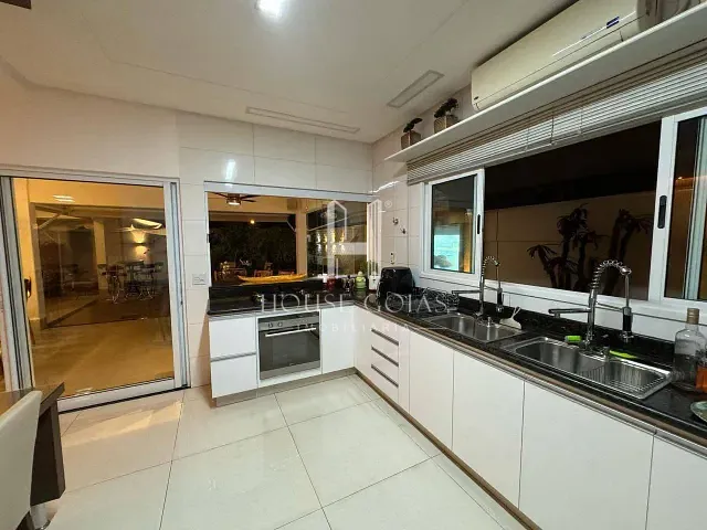 Casa com 486m² 3 quartos e 4 banheiros, à venda, no bairro Residencial Granville em Goiânia