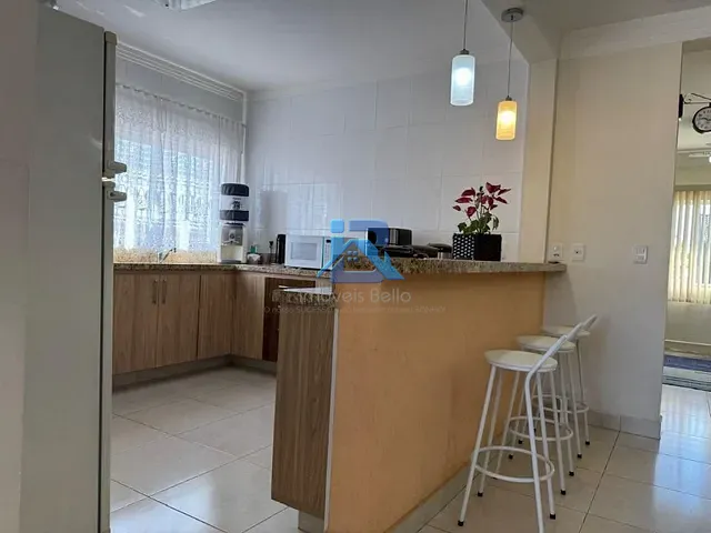 Casa com 450m² 4 quartos e 4 banheiros, à venda, no bairro Parque das Laranjeiras em Itatiba