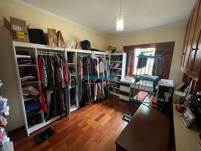Casa com 450m² 5 quartos e 5 banheiros, à venda, no bairro Conjunto Residencial Esplanada do Sol em São José dos Campos