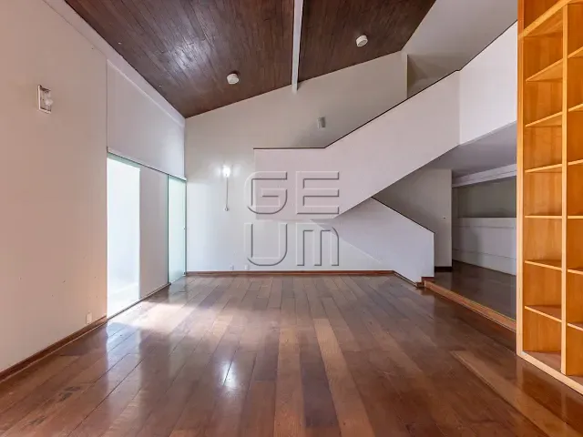Casa com 529m², à venda, no bairro Centro em Londrina