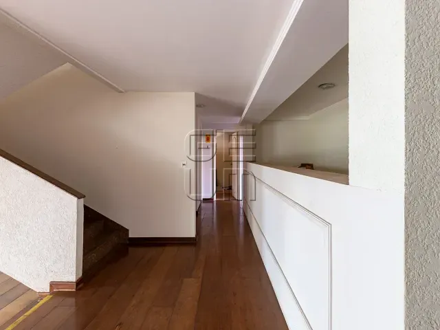 Casa com 529m², à venda, no bairro Centro em Londrina