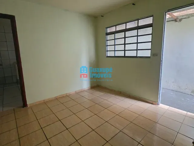 Casa com 60m² 1 quarto e 1 banheiro, à venda, no bairro Parque do Lago em Guaxupé