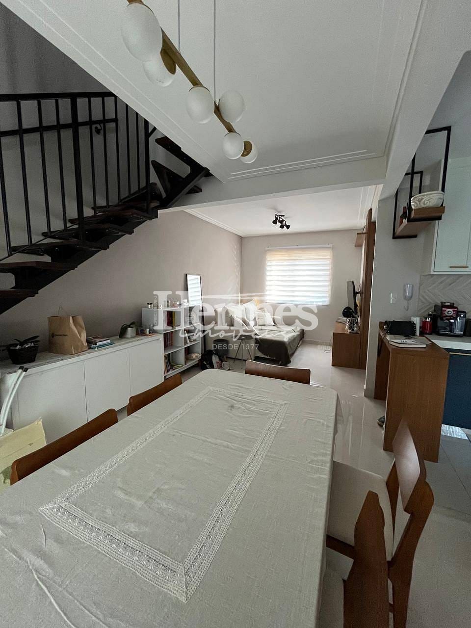 Casa à venda com 2 quartos, 84m² - Foto 2