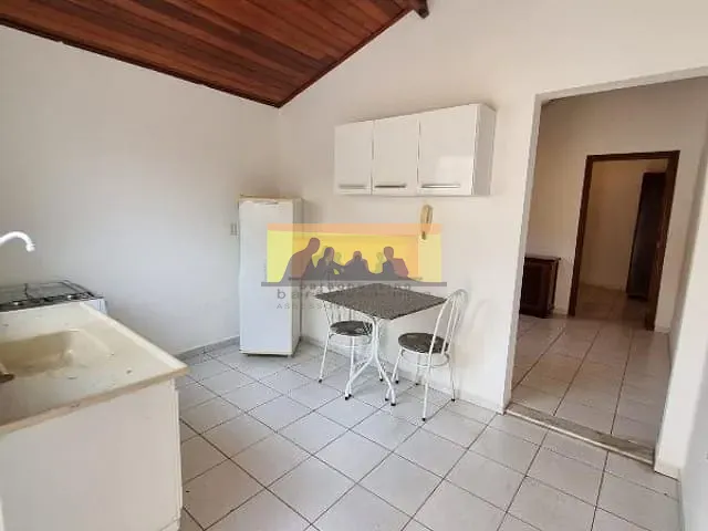 Casa 1 quarto e 1 banheiro, para alugar, no bairro Jardim Afife em Campinas