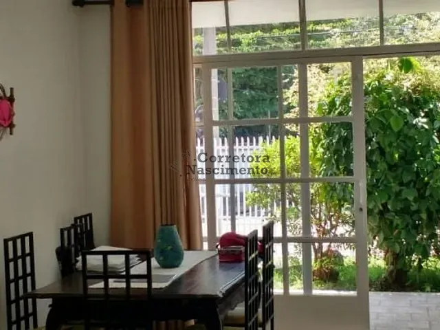 Casa com 250m² 3 quartos e 2 banheiros, à venda, no bairro Centro em Jacareí