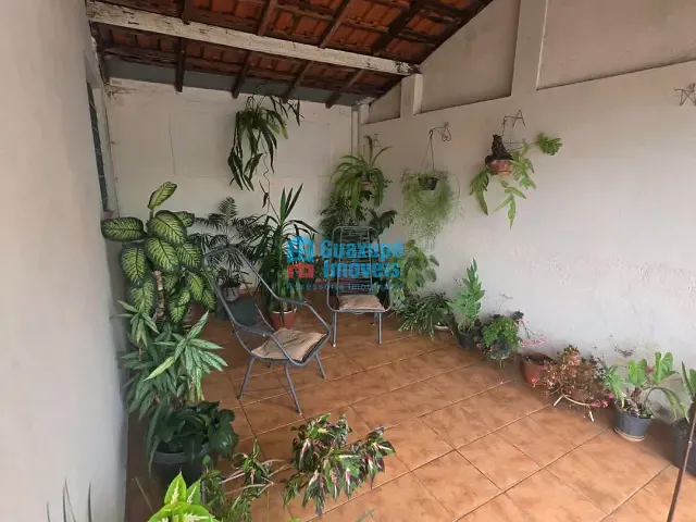 Casa com 107m² 1 quarto e 1 banheiro, à venda, no bairro Parque do Lago em Guaxupé