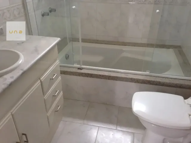 Casa 4 quartos e 2 banheiros, para alugar, no bairro Vila Izabel em Curitiba