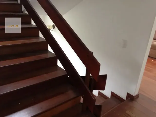 Casa 4 quartos e 2 banheiros, para alugar, no bairro Vila Izabel em Curitiba