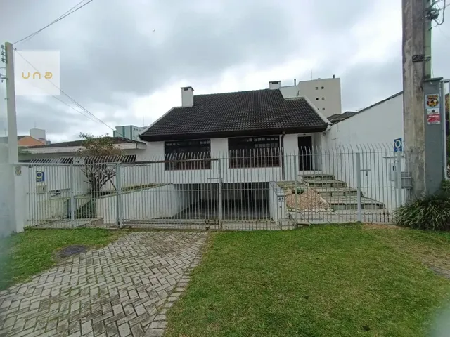 Casa 4 quartos e 2 banheiros, para alugar, no bairro Vila Izabel em Curitiba