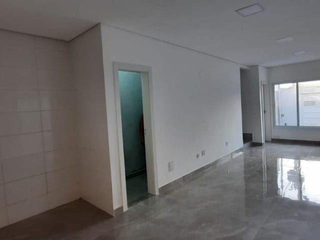 Casa com 100m² 3 quartos e 3 banheiros, à venda, no bairro Chácara Roselândia em Cotia